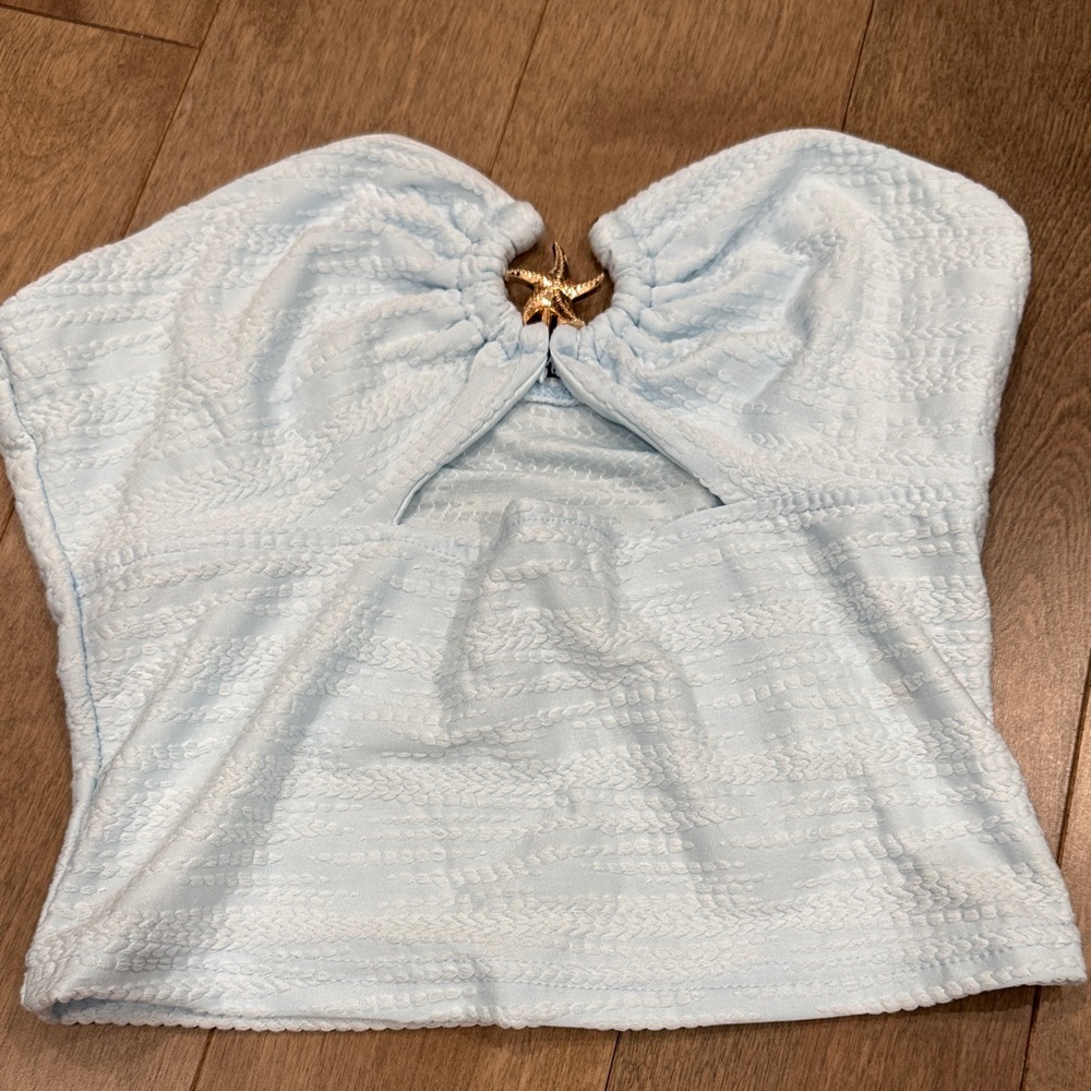 Chic Light Blue Strapless Top with Gold Accent